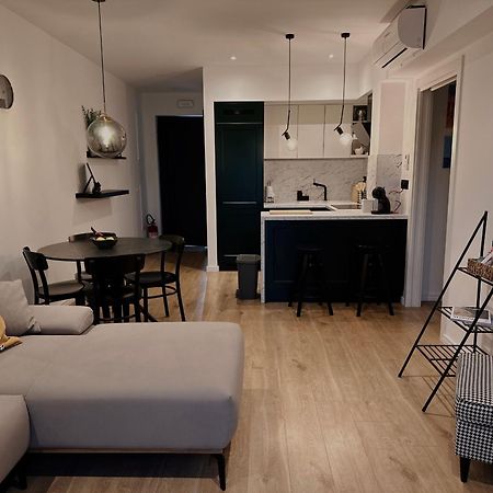 Dawn & Dusk - Modern Two Bedroom Apartment With Mountain Views Чилипи Экстерьер фото