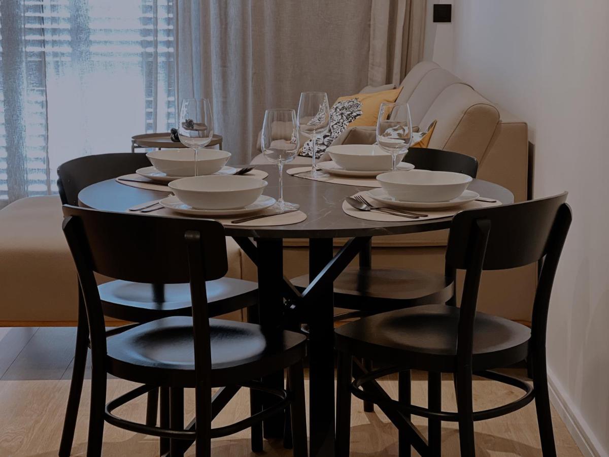 Dawn & Dusk - Modern Two Bedroom Apartment With Mountain Views Чилипи Экстерьер фото