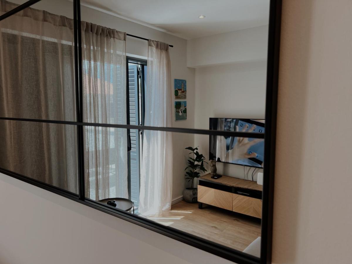 Dawn & Dusk - Modern Two Bedroom Apartment With Mountain Views Чилипи Экстерьер фото